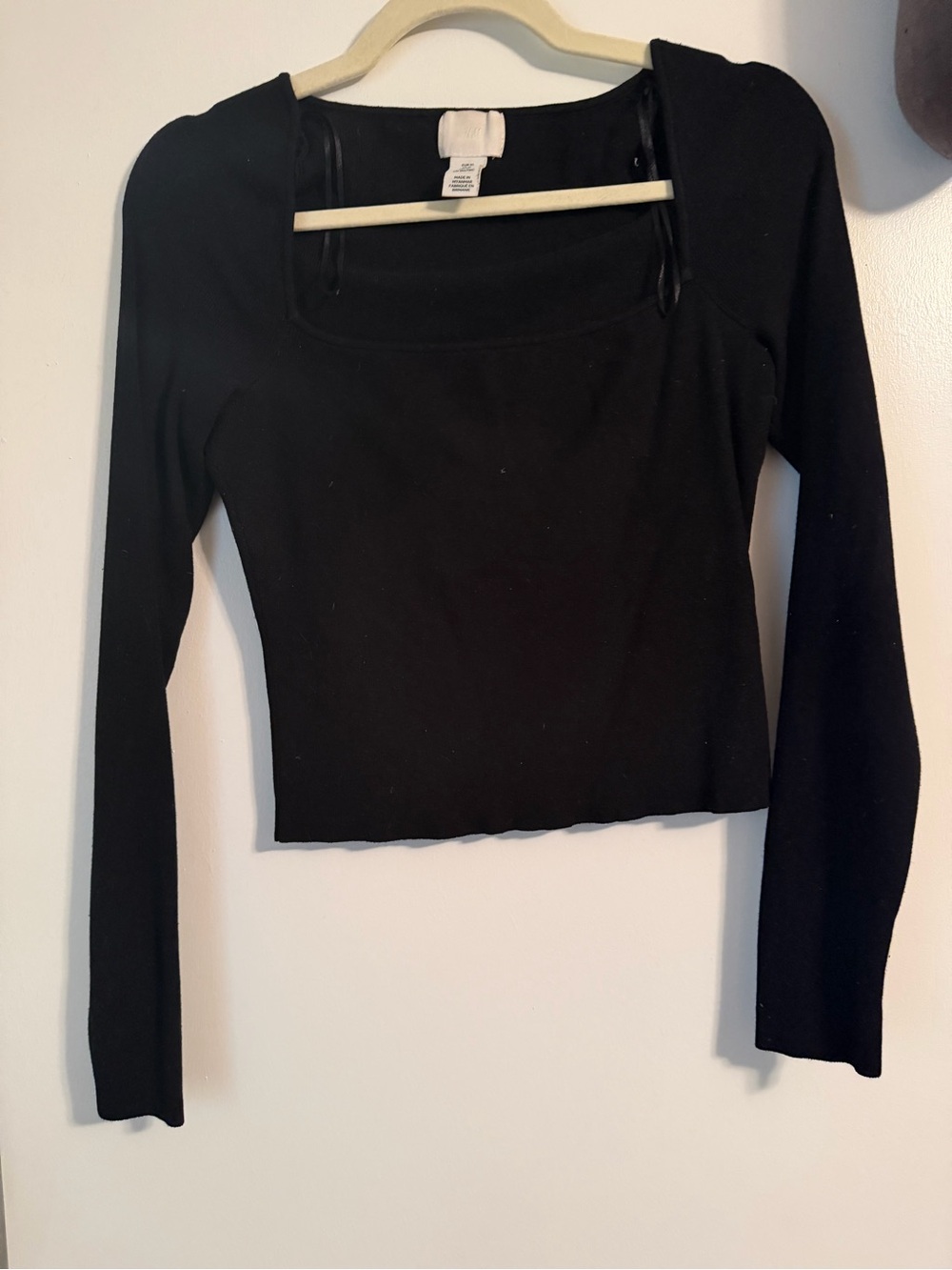 H&M Black Long-Sleeve Square Neck Cropped Top